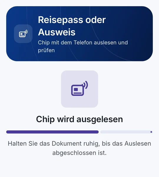 Pass oder Ausweis ans Telefon halten